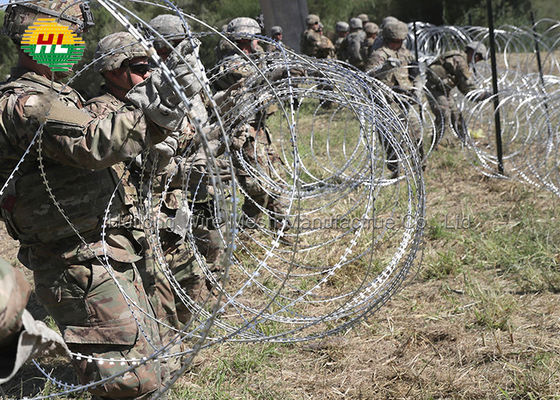 잘린 콘서티나 면도칼 철사에 의하여 직류 전기를 통하는 강철 300 MM 콘서티나 검술